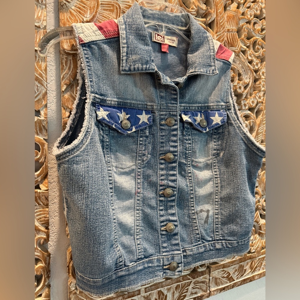 L.E.I. Stars & Stripes Chelsea Blue Jean Vest, Sleeveless- size M - Picture 4 of 16